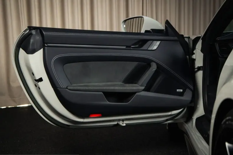 Porsche 992 din 2024 cu 8.100 km - oferta POR201007 - foto 12