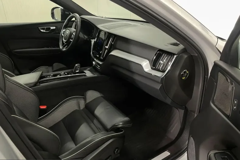 Volvo XC60 din 2021 cu 81.450 km - oferta VOL201033 - foto 10