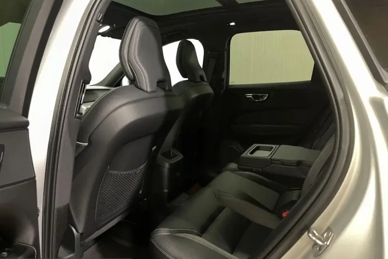 Volvo XC60 din 2021 cu 81.450 km - oferta VOL201033 - foto 12