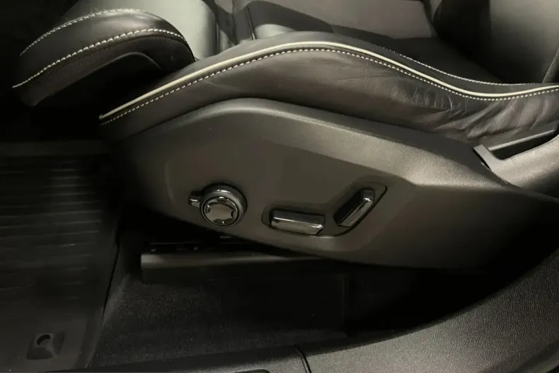 Volvo XC60 din 2021 cu 81.450 km - oferta VOL201033 - foto 20