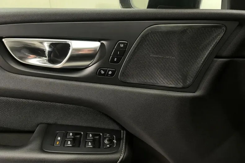 Volvo XC60 din 2021 cu 81.450 km - oferta VOL201033 - foto 23