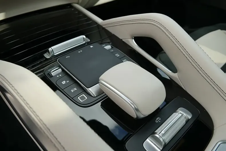 Mercedes-Benz GLE 53 AMG (Clasa GLE) din 2025 cu 24.624 km - oferta MER201055 - foto 10