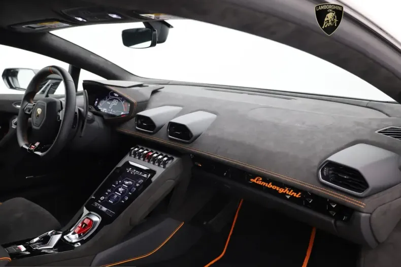 Lamborghini Huracán din 2025 cu 4.200 km - oferta LAM201058 - foto 7