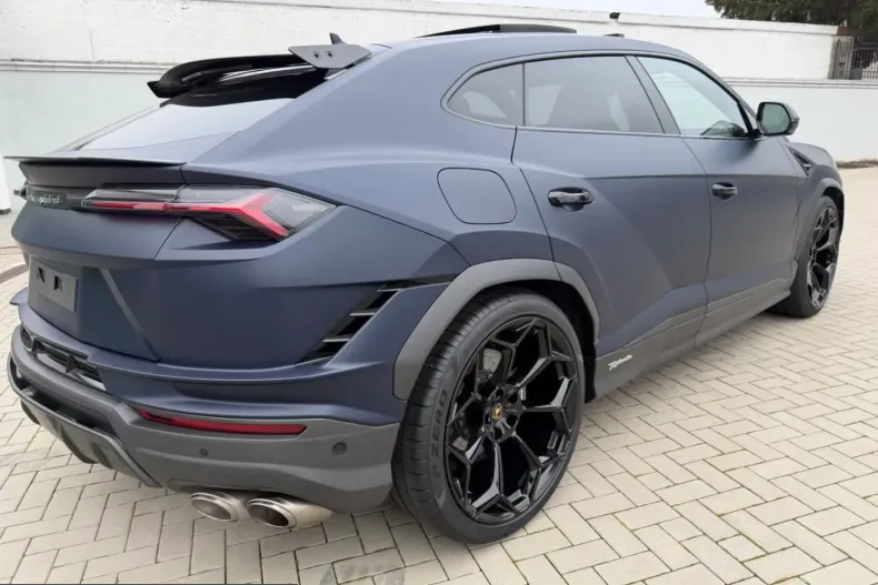 Lamborghini Urus din 2025 cu 3.800 km - oferta LAM201062 - foto 2