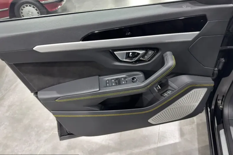 Lamborghini Urus din 2024 cu 52.400 km - oferta LAM201069 - foto 31