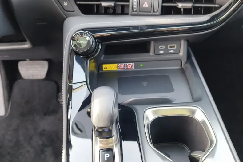 Lexus NX 350h din 2024 cu 21.514 km - oferta LEX201072 - foto 13