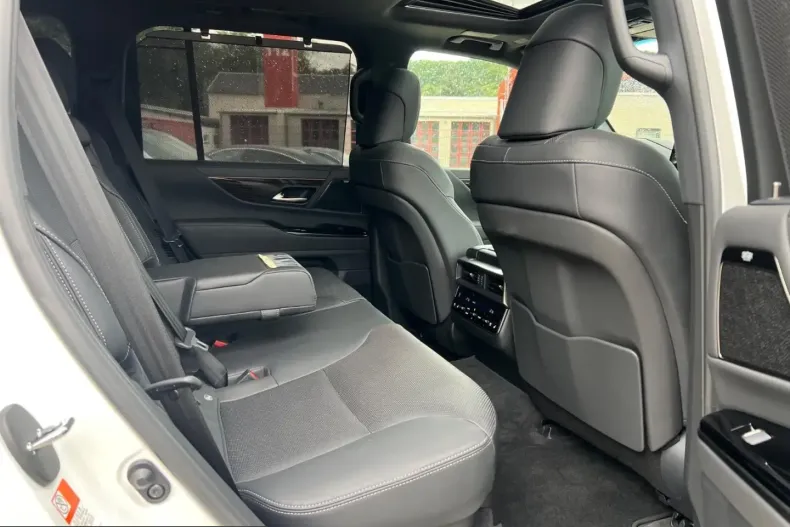 Lexus LX 500 din 2025 cu 100 km - oferta LEX201088 - foto 8