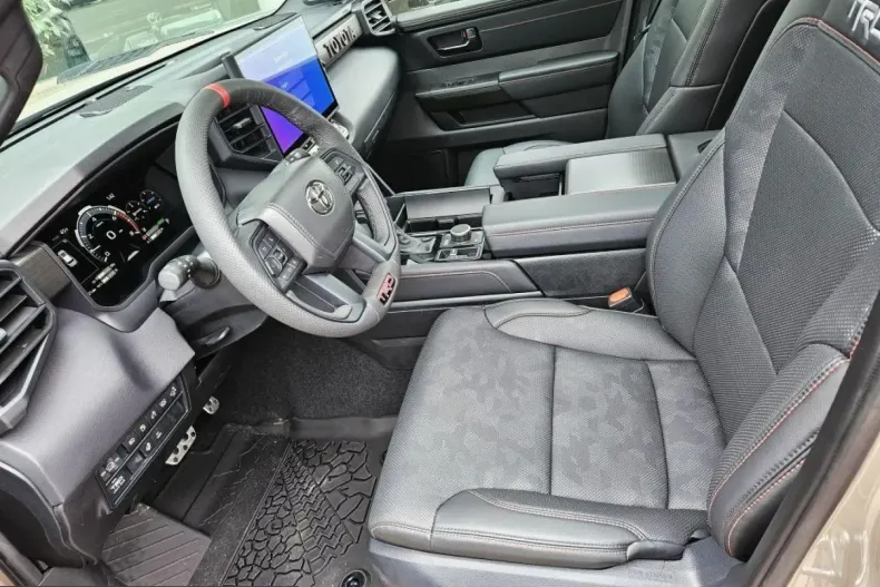 Toyota Sequoia din 2025 cu 75 km - oferta TOY201089 - foto 4