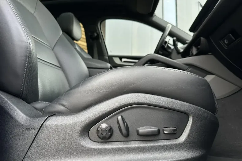 Porsche Cayenne din 2024 cu 49.348 km - oferta POR201090 - foto 16