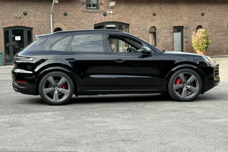 Porsche Cayenne din 2024 cu 47.100 km - oferta POR201091 - foto 25