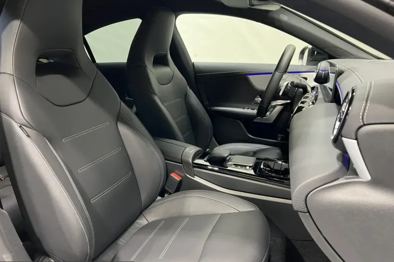 Mercedes-Benz CLA 220 (Clasa CLA) din 2023 cu 49.940 km - oferta MER201093 - foto 6