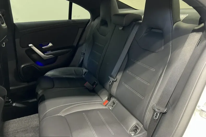 Mercedes-Benz CLA 220 (Clasa CLA) din 2023 cu 49.940 km - oferta MER201093 - foto 8