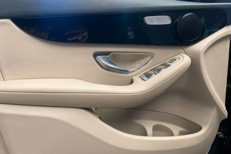 Mercedes-Benz GLC 220 (Clasa GLC) din 2021 cu 61.669 km - oferta MER201096 - foto 18