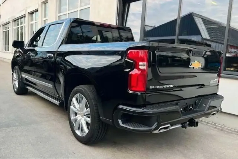 Chevrolet Silverado din 2024 cu 7.900 km - oferta CHE201097 - foto 4