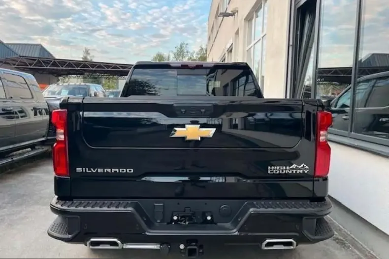 Chevrolet Silverado din 2024 cu 7.900 km - oferta CHE201097 - foto 6