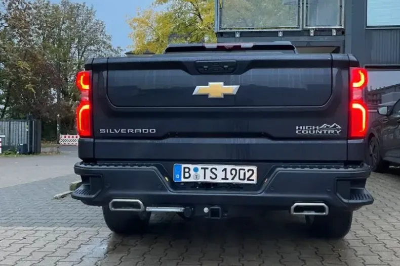 Chevrolet Silverado din 2024 cu 11.000 km - oferta CHE201099 - foto 3