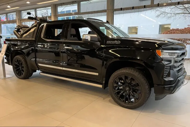 Chevrolet Silverado din 2025 cu 18.000 km - oferta CHE201100 - foto 4