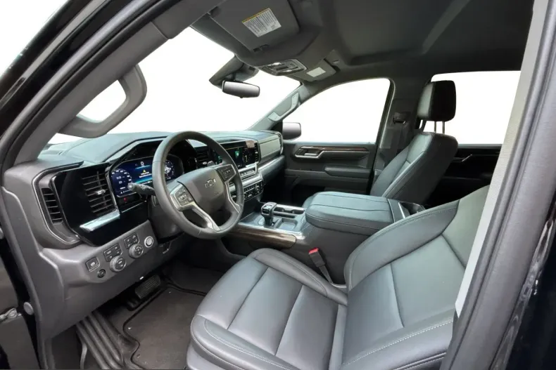 Chevrolet Silverado din 2025 cu 1.100 km - oferta CHE201101 - foto 13