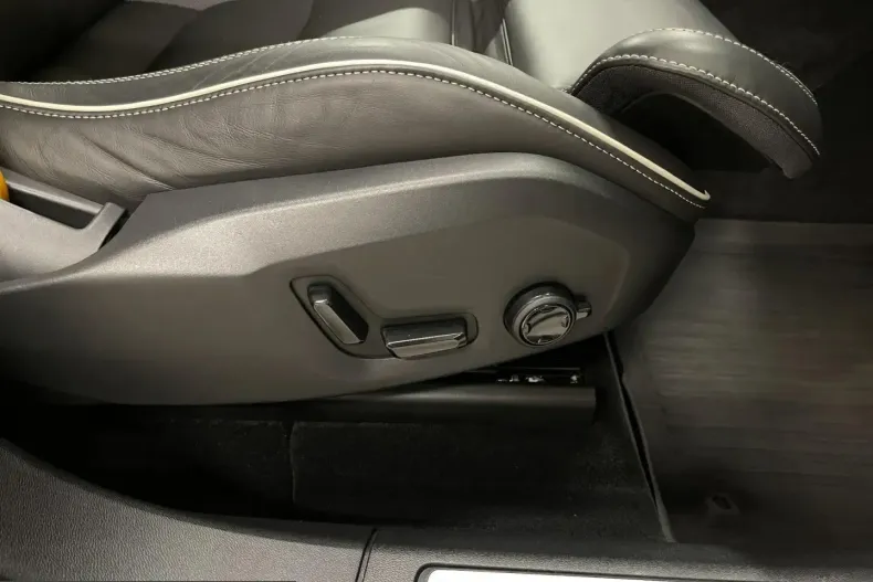 Volvo XC60 din 2021 cu 102.890 km - oferta VOL201106 - foto 25