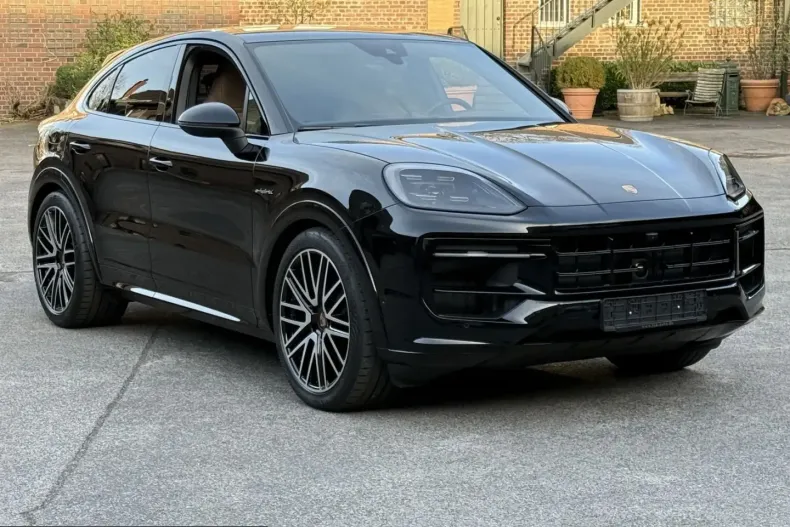 Porsche Cayenne din 2025 cu 15.300 km - oferta POR201108 - foto 1