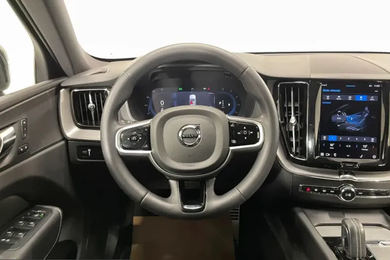 Volvo XC60 din 2022 cu 44.621 km - oferta VOL201110 - foto 5