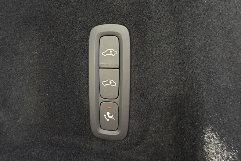 Volvo XC60 din 2022 cu 44.621 km - oferta VOL201110 - foto 23