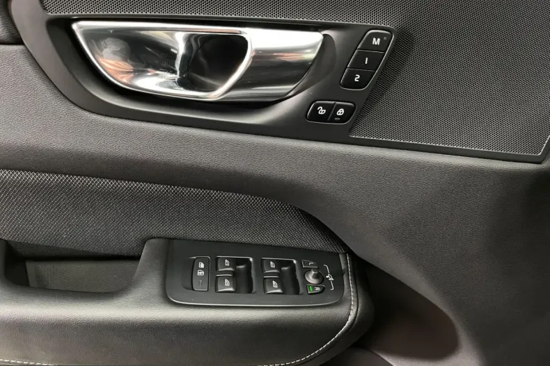 Volvo XC60 din 2022 cu 44.621 km - oferta VOL201110 - foto 24