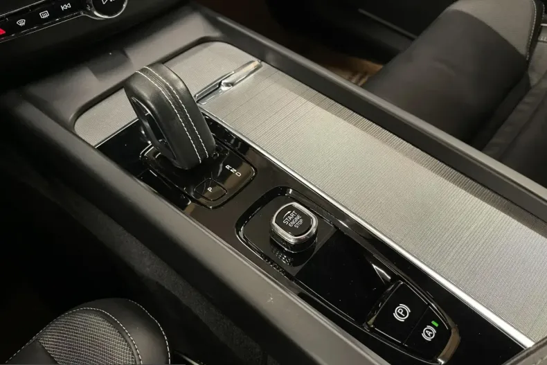 Volvo XC60 din 2022 cu 44.621 km - oferta VOL201110 - foto 27