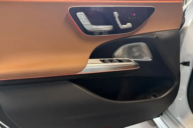 Mercedes-Benz E 450 (Clasa E) din 2025 cu 17.453 km - oferta MER201115 - foto 7