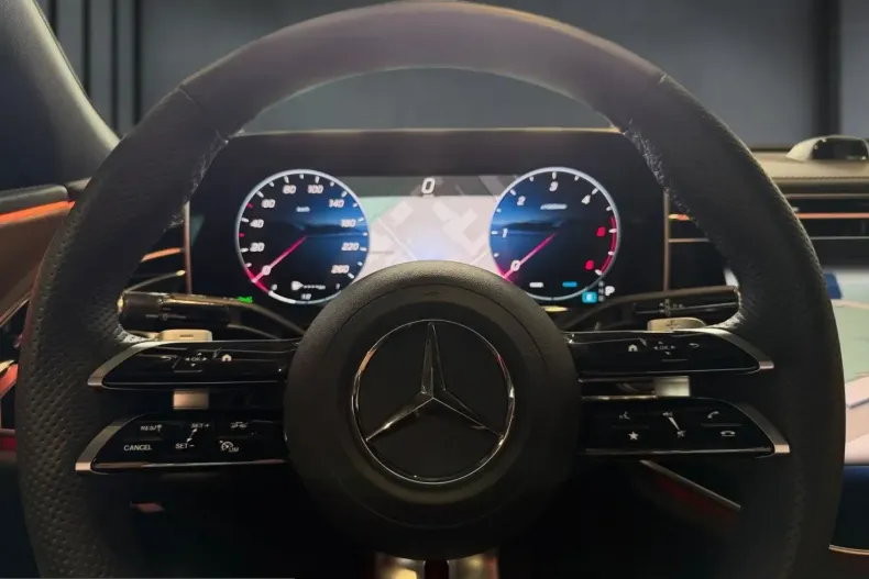 Mercedes-Benz E 450 (Clasa E) din 2025 cu 17.453 km - oferta MER201115 - foto 9