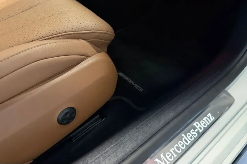 Mercedes-Benz E 450 (Clasa E) din 2025 cu 17.453 km - oferta MER201115 - foto 19