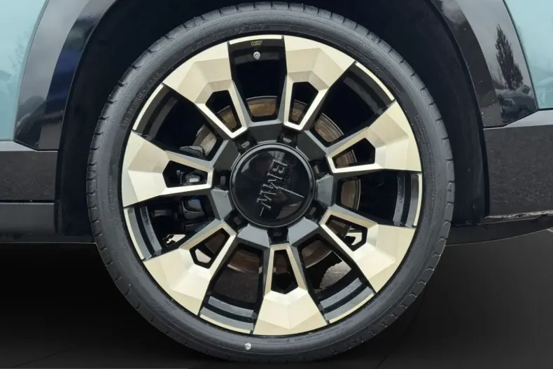 BMW XM (Seria X) din 2024 cu 37.299 km - oferta BMW201143 - foto 10