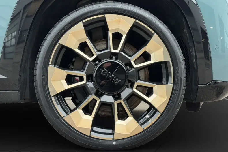BMW XM (Seria X) din 2024 cu 37.299 km - oferta BMW201143 - foto 13