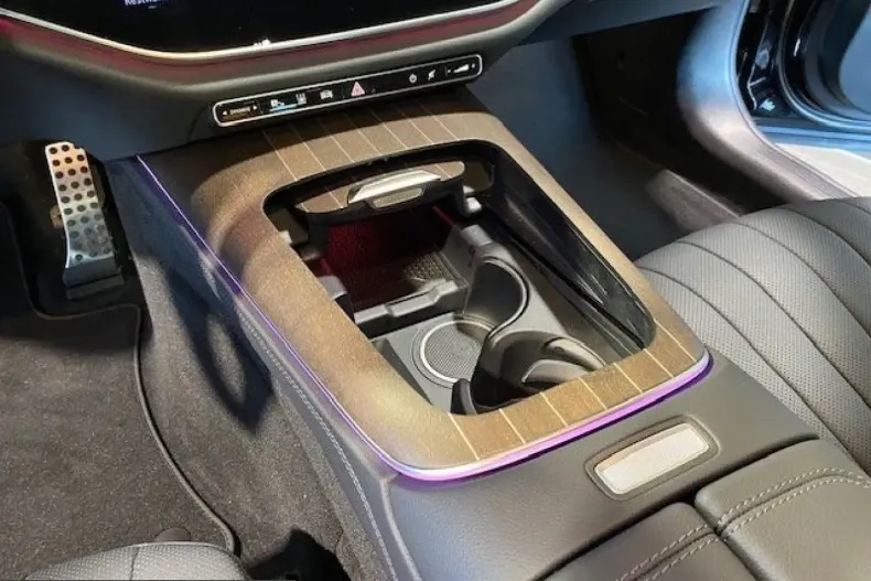 Mercedes-Benz E 220 (Clasa E) din 2023 cu 20.680 km - oferta MER201150 - foto 6