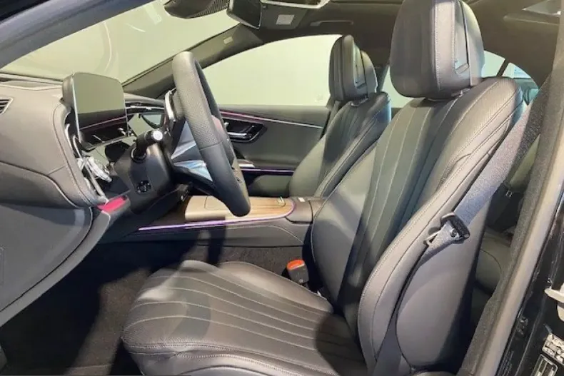 Mercedes-Benz E 220 (Clasa E) din 2023 cu 20.680 km - oferta MER201150 - foto 7