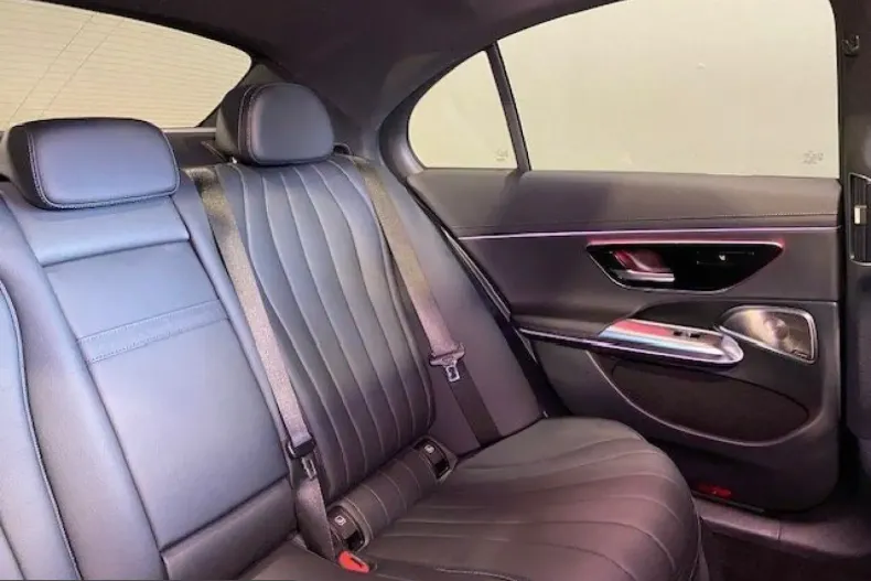 Mercedes-Benz E 220 (Clasa E) din 2023 cu 20.680 km - oferta MER201150 - foto 11