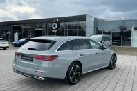 Mercedes-Benz E 220 (Clasa E) din 2023 cu 8.191 km - oferta MER201151 - foto 3