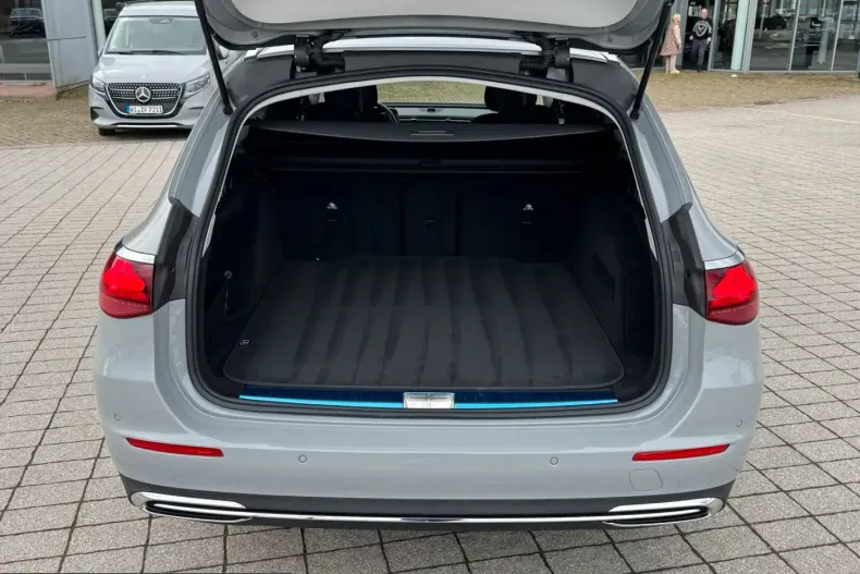 Mercedes-Benz E 220 (Clasa E) din 2023 cu 8.191 km - oferta MER201151 - foto 18