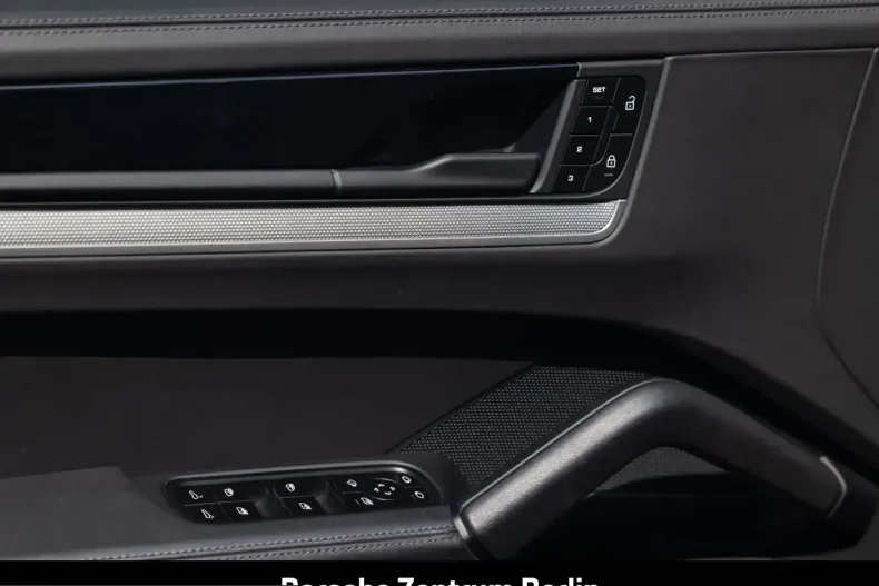 Porsche Cayenne din 2024 cu 17.606 km - oferta POR201153 - foto 20