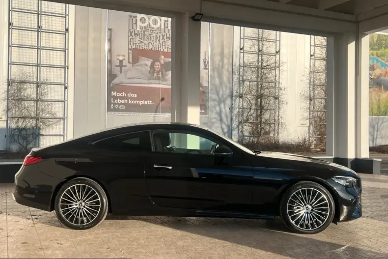 Mercedes-Benz CLE 200 (Clasa CLE) din 2023 cu 3.514 km - oferta MER201171 - foto 3