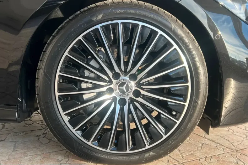 Mercedes-Benz CLE 200 (Clasa CLE) din 2023 cu 3.514 km - oferta MER201171 - foto 19