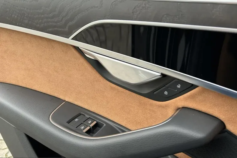 Audi A8 din 2024 cu 18.278 km - oferta AUD201173 - foto 12