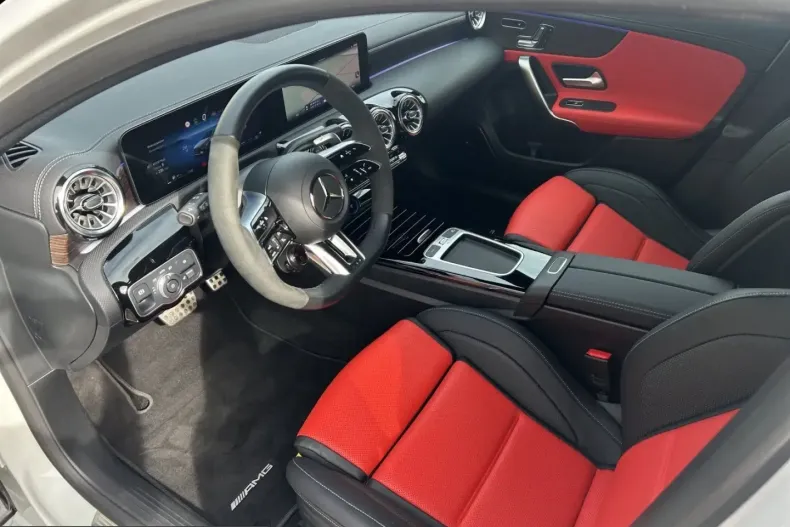 Mercedes-Benz A 35 AMG (Clasa A) din 2023 cu 6.285 km - oferta MER201178 - foto 8