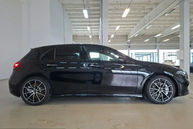 Mercedes-Benz A 35 AMG (Clasa A) din 2023 cu 5.593 km - oferta MER201179 - foto 3