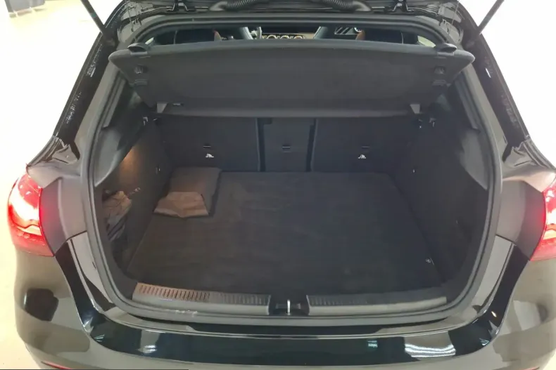 Mercedes-Benz A 35 AMG (Clasa A) din 2023 cu 5.593 km - oferta MER201179 - foto 6