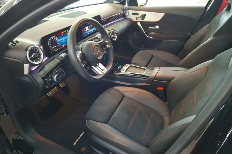 Mercedes-Benz A 35 AMG (Clasa A) din 2023 cu 5.593 km - oferta MER201179 - foto 11