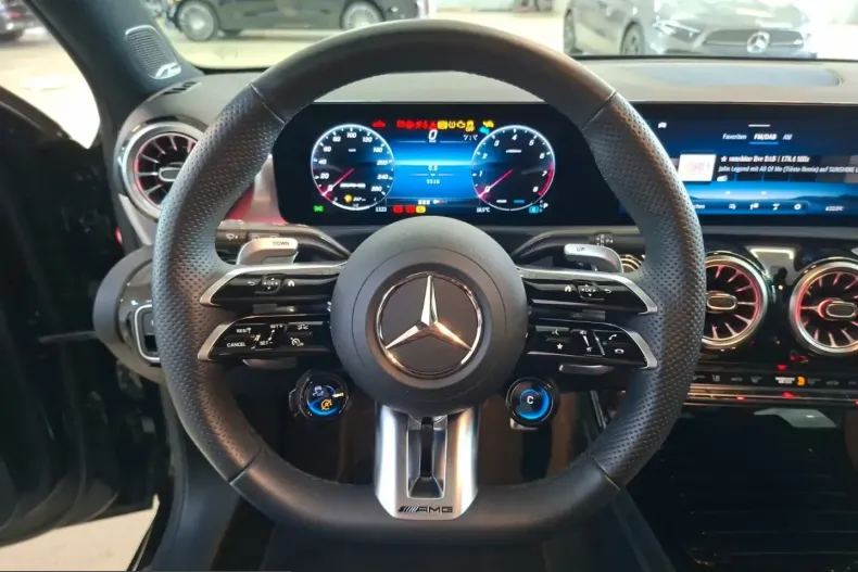 Mercedes-Benz A 35 AMG (Clasa A) din 2023 cu 5.593 km - oferta MER201179 - foto 16