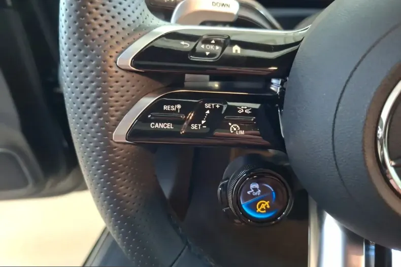 Mercedes-Benz A 35 AMG (Clasa A) din 2023 cu 5.593 km - oferta MER201179 - foto 19