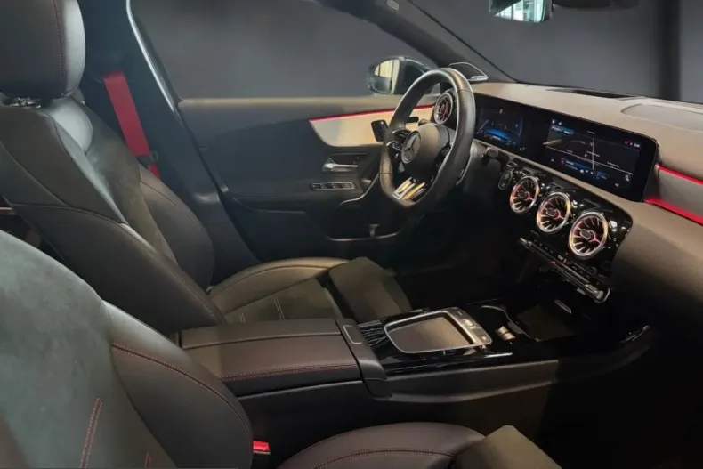 Mercedes-Benz A 35 AMG (Clasa A) din 2023 cu 15.626 km - oferta MER201180 - foto 14