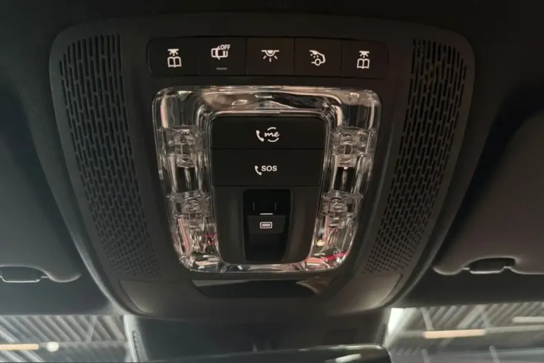 Mercedes-Benz A 35 AMG (Clasa A) din 2023 cu 15.626 km - oferta MER201180 - foto 16